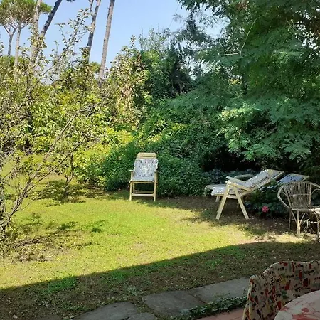 Casa Charming Immersa Nel Nyaraló Forte dei Marmi